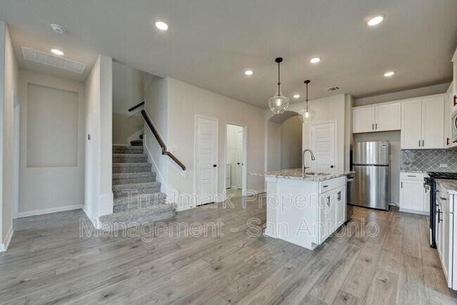 Building Photo - 9007 Shady Mountain