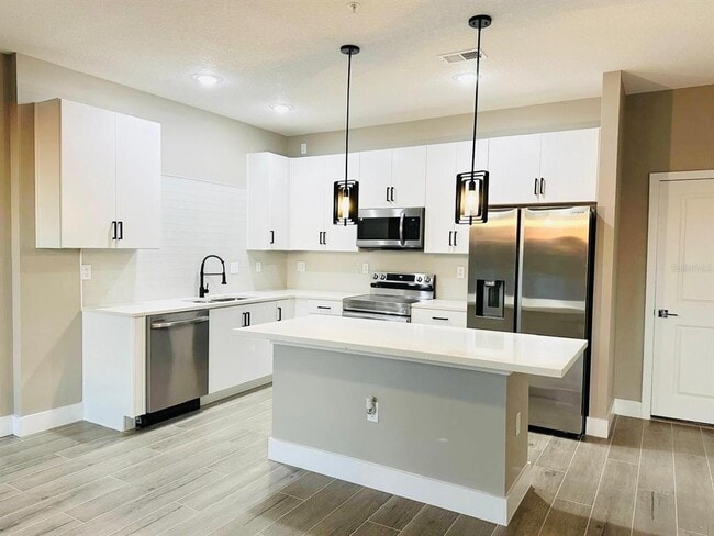 Building Photo - 1680 Houston St