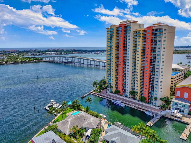 Building Photo - 2650 Lake Shore Dr