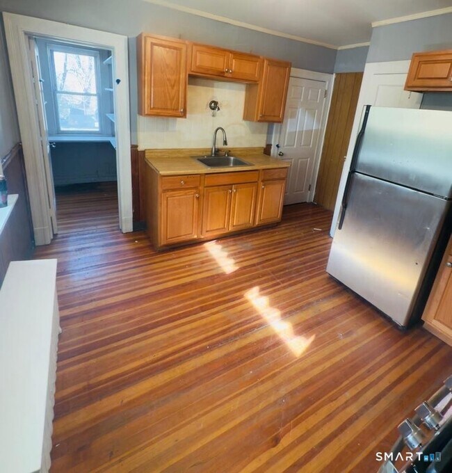 Building Photo - 165 Newington Ave