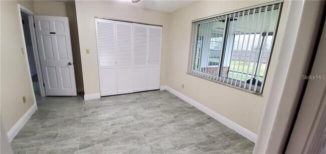 Building Photo - 1420 Simmons Rd