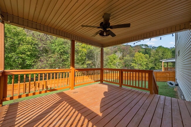 Building Photo - 1725 Rains Rd