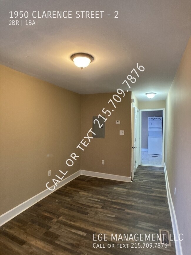 Building Photo - 1950 Clarence St