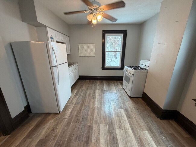 Building Photo - 526 Westinghouse Ave