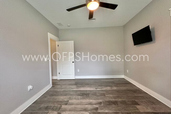 Building Photo - AVAILABLE! Modern 4BR Home - Beach & Base Proximity
