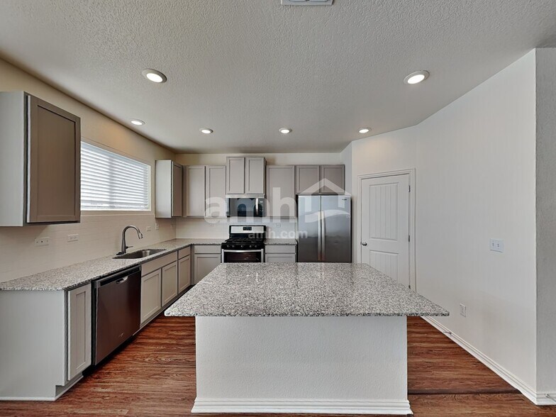 Building Photo - 2726 Wolfcreek