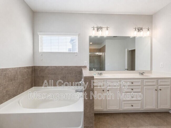 Building Photo - 7880 Brewton Creek Dr