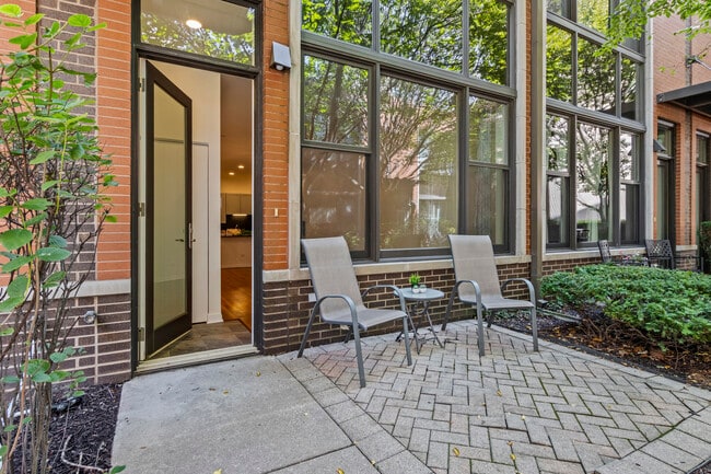 Primary Photo - 954 N Crosby St