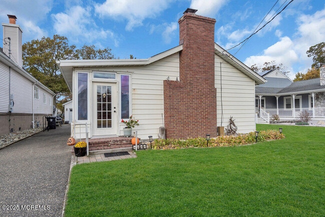 Primary Photo - 228 Fischer Blvd