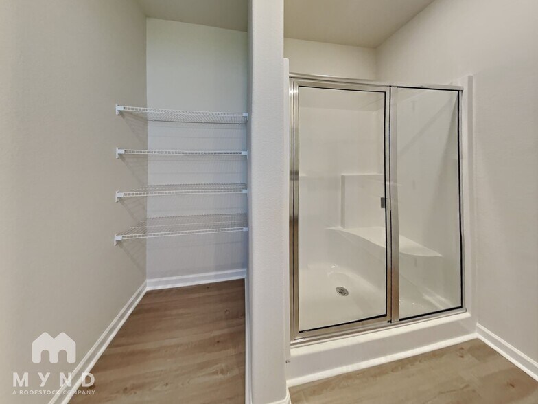 Building Photo - 200 Taverners Ln