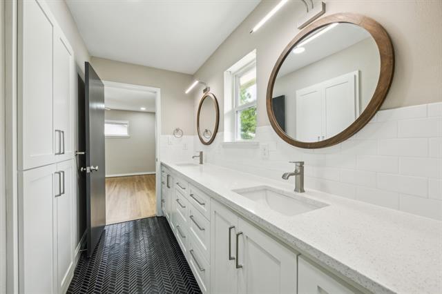 Building Photo - 810 Wildgrove Dr