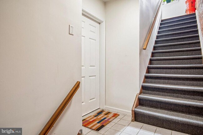 Building Photo - 117 Green Ln