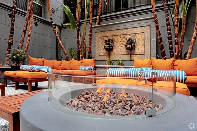 Building Photo - The Sinclair LA