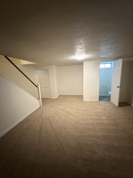 Building Photo - 7837 Kavanagh Rd