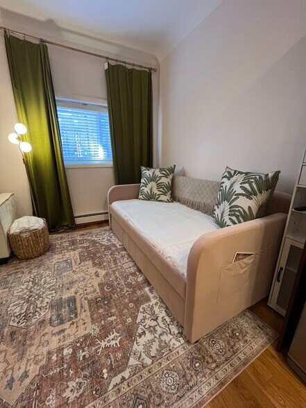 Building Photo - 515 Beacon St