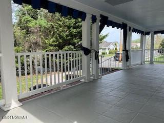 Building Photo - 15 Lockwood Pl