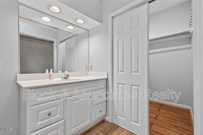Building Photo - 105 Ellsworth Pl