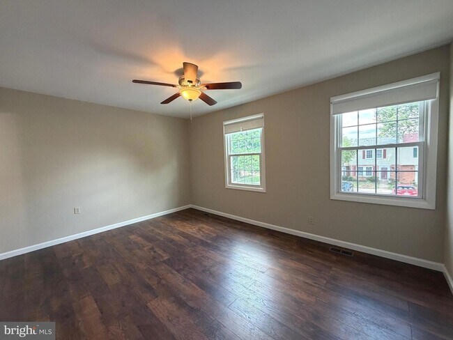 Building Photo - 8854 Cherry Oak Ct