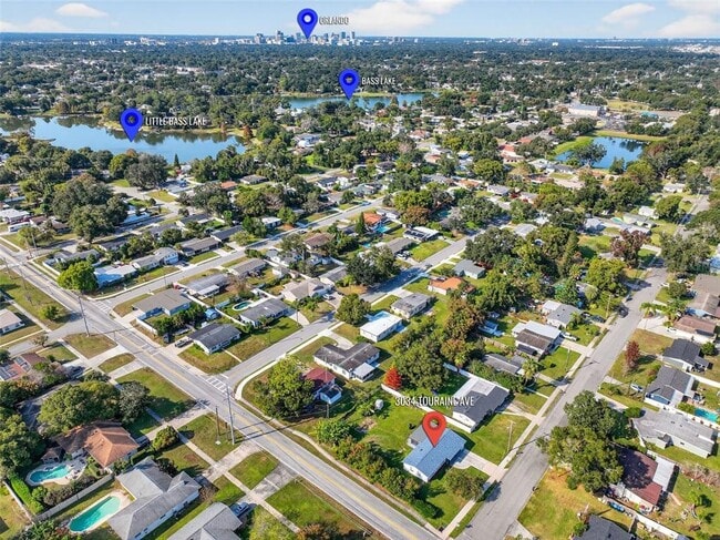 Building Photo - 3034 Touraine Ave