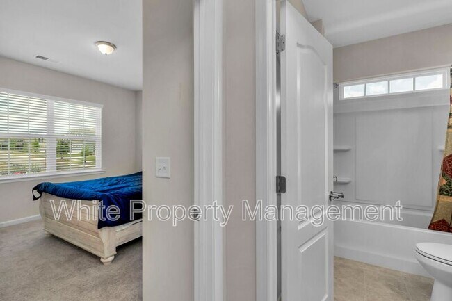 Building Photo - 15007 Arlington House Dr