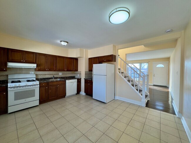 Building Photo - Charming 3 Bedroom/2 Bathroom Townhome in Violetville MD!