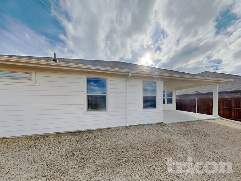 Building Photo - 275 Sunshine Ln