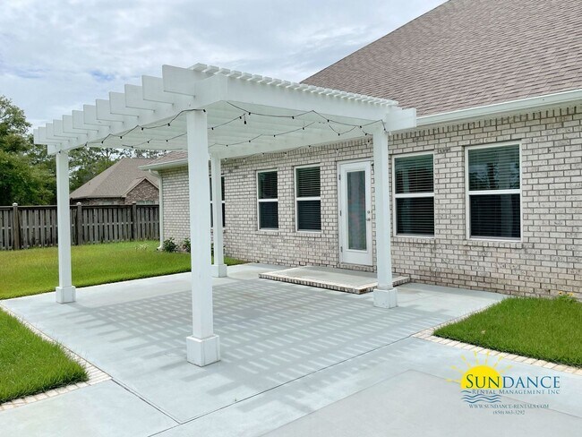 Building Photo - 16 Viper Rd