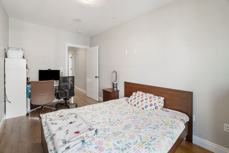 Bedroom - 637 E 1st St