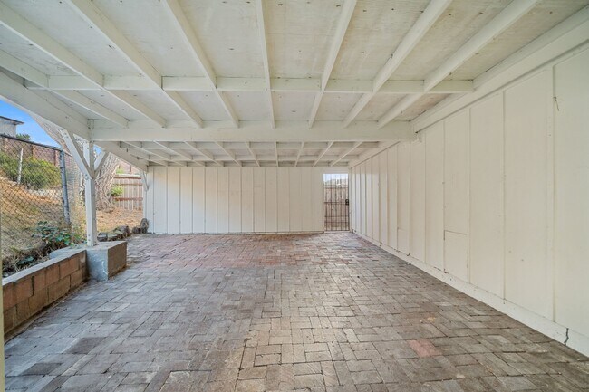 Building Photo - Coming Soon...San Diego 3 bed /2 bath Home w Garage, Enclosed Patios, Fireplace + Laundry Hookups