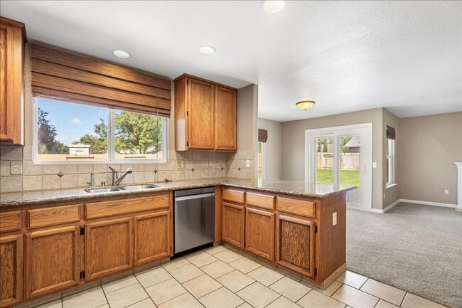 Building Photo - 1002 Bay Terrace Dr