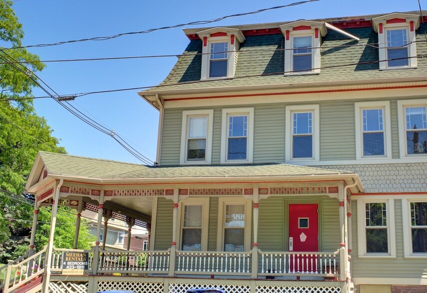 Building Photo - 324 Valley St