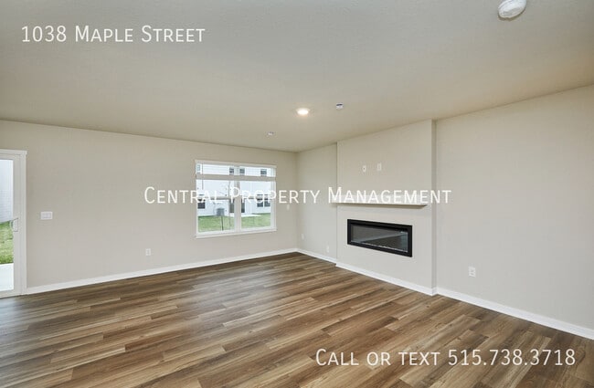 Building Photo - 1038 Maple St