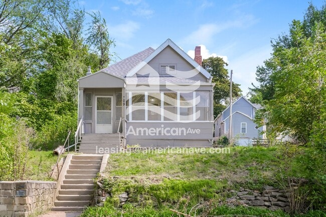 Building Photo - 709 N 41st Ave