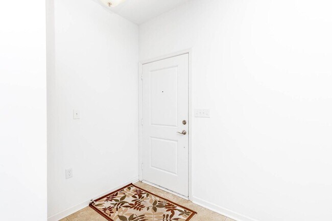 Building Photo - Spacious Condo in Spence Crossing
