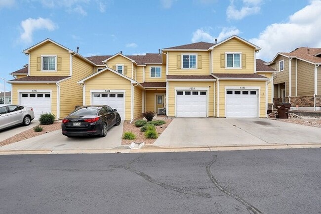 Building Photo - Oct Rent Free. 2 Bed 2.5 Bath 1 Car. Mins ...