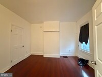 Building Photo - 122 Landing St