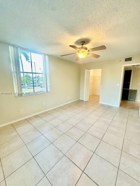 Building Photo - 1450 SE 3rd Ave