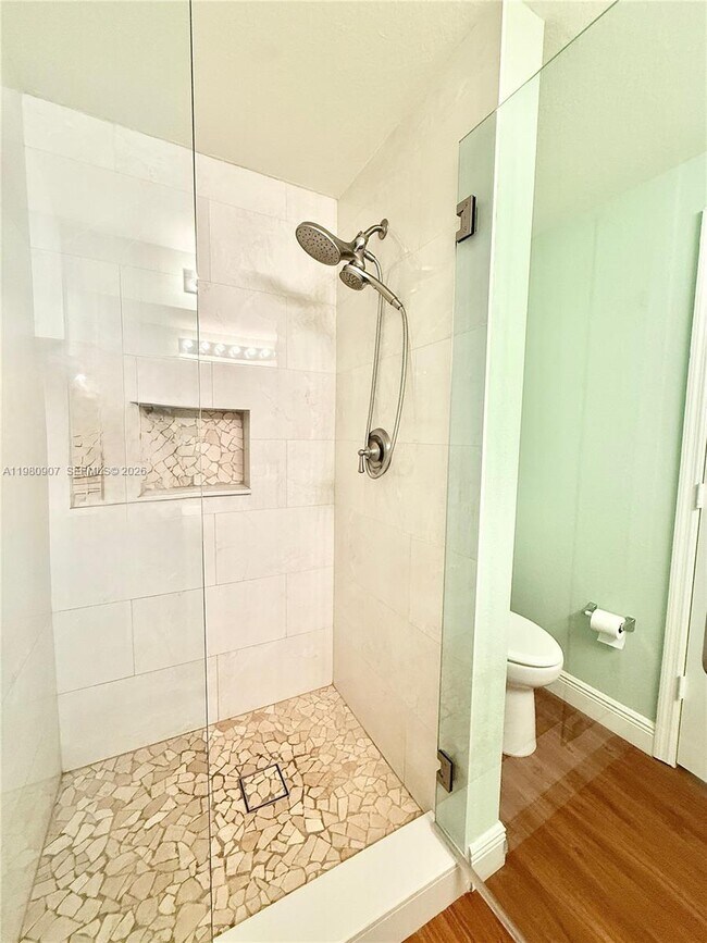 Building Photo - 3020 Alcazar Pl