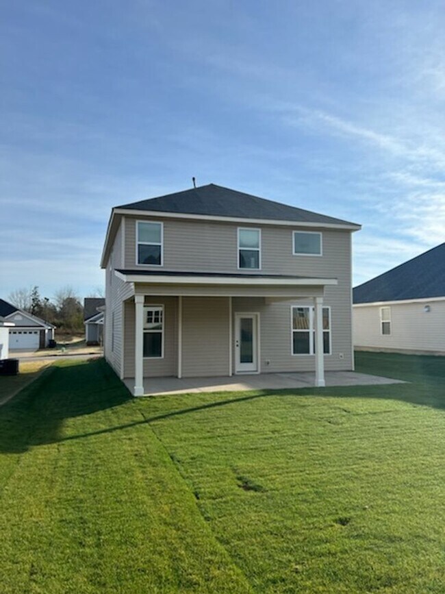 Building Photo - Beautiful and spacious 2 Story in Summerto...