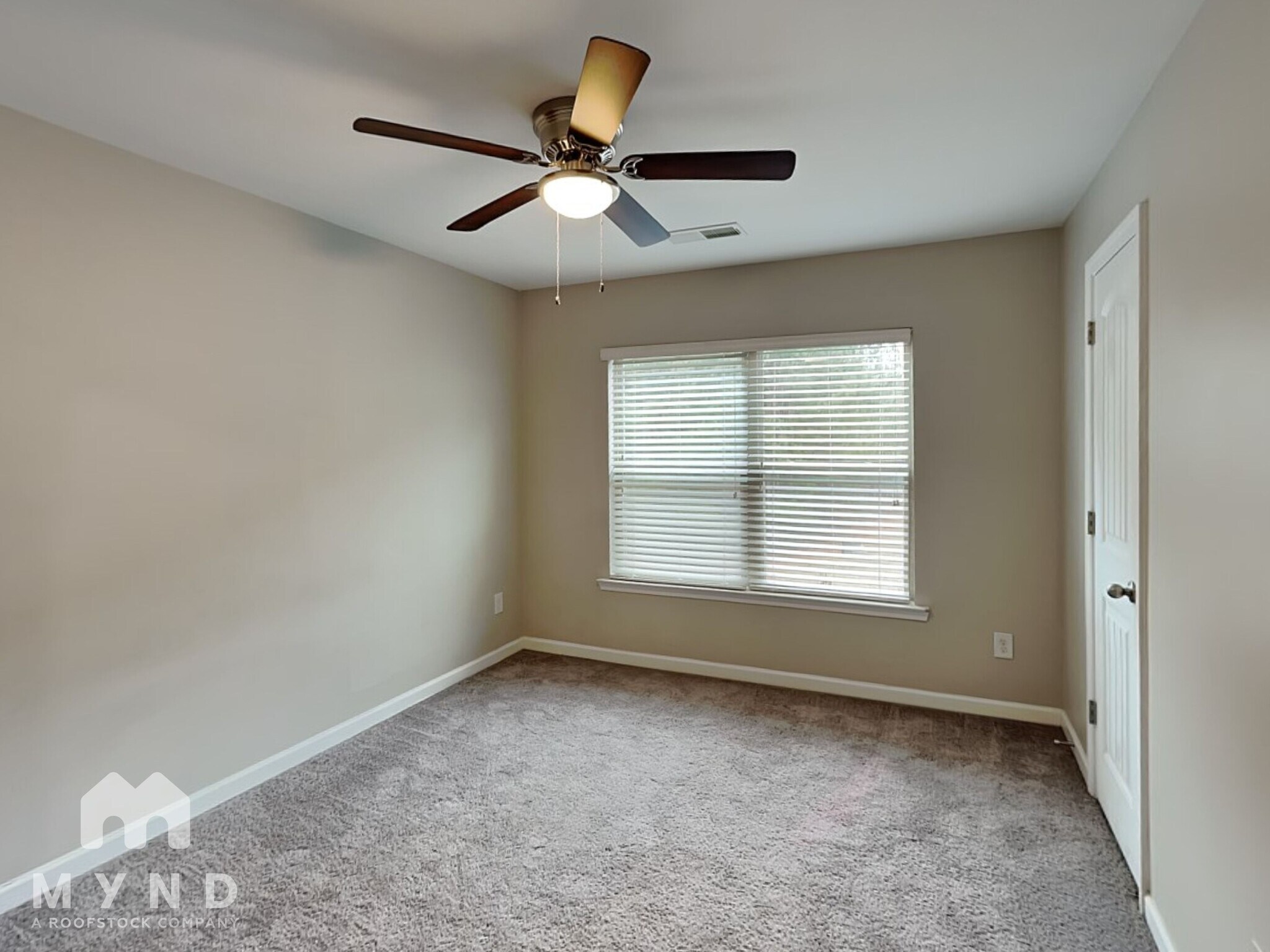 Building Photo - 2455 Quincy Loop