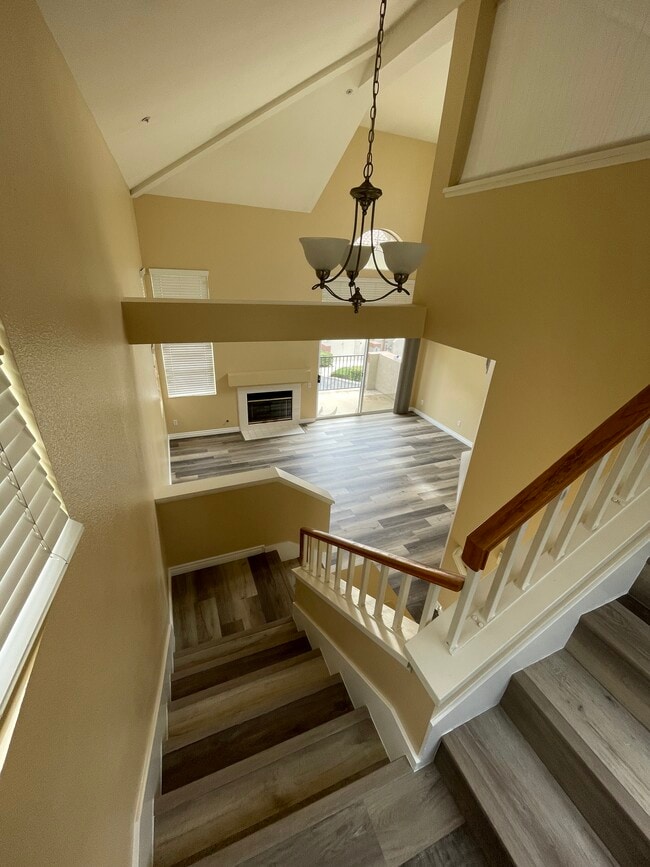 Building Photo - 2951 Vía Toscana