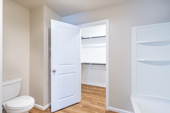Building Photo - 217 Pk Pl Cir