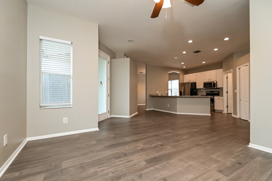Building Photo - 404 Laguna Mill Dr