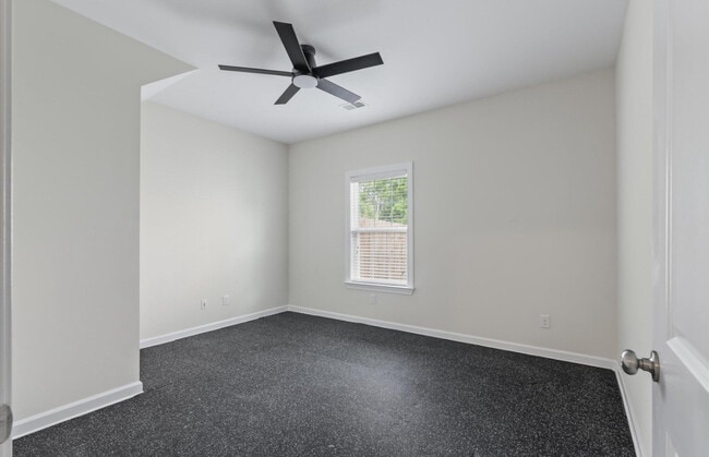 Building Photo - 1610 Fishbone Dr