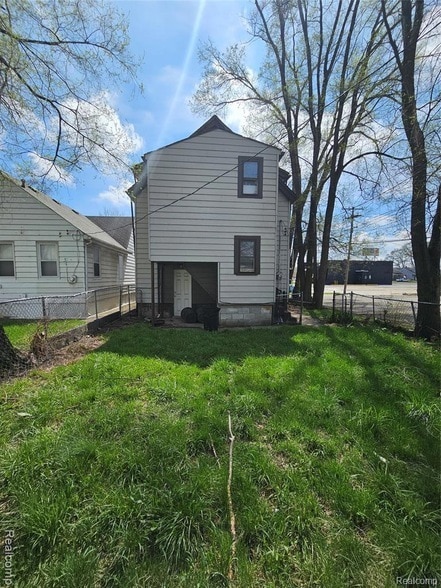 Building Photo - 8033 Jackson Ave