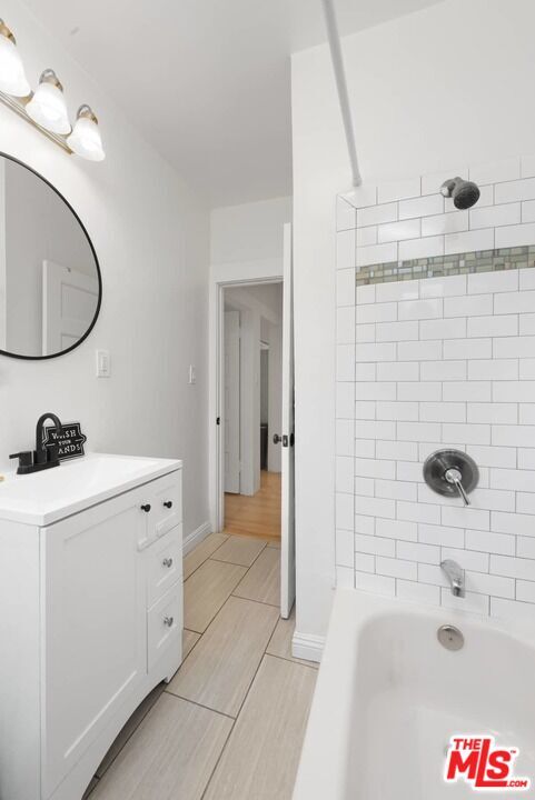 Building Photo - 1728 W 39th St