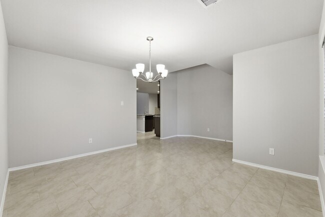 Building Photo - 22014 Pheasant Bend Ln