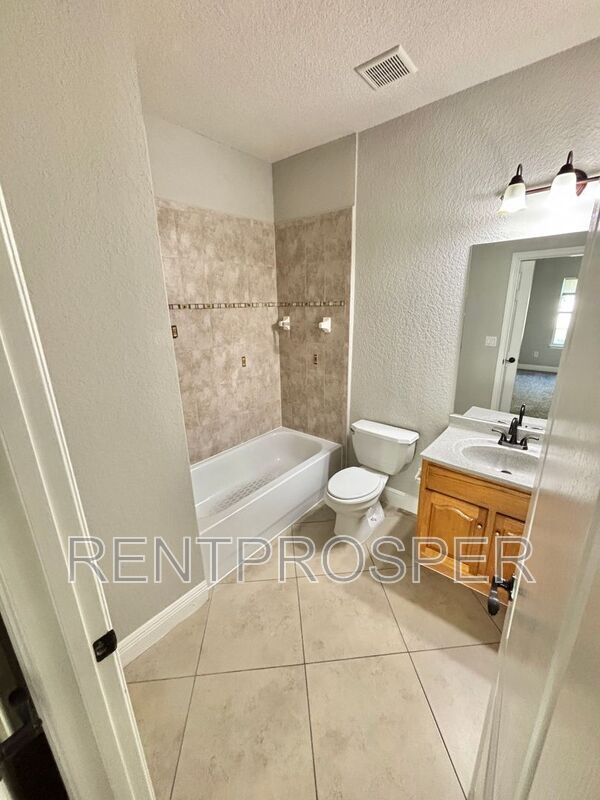 Building Photo - 3719 S Lake Orlando Pkwy