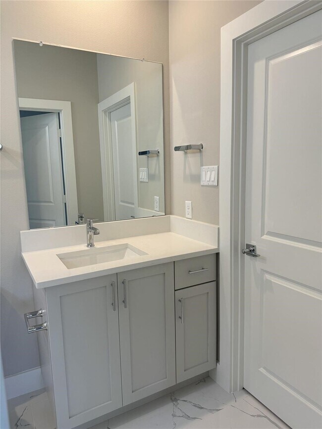 Building Photo - 540 Janisch Rd