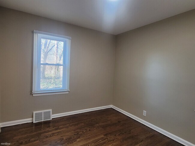 Building Photo - 3 br, 1 bath House - 2721 N Connecticut Ave